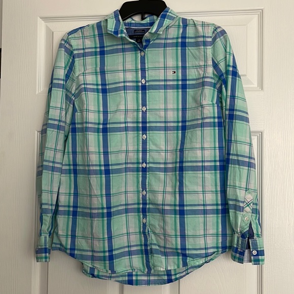 Tommy Hilfiger Relaxed Fit Long Sleeve Button Down Shirt, Size Medium - Picture 1 of 3